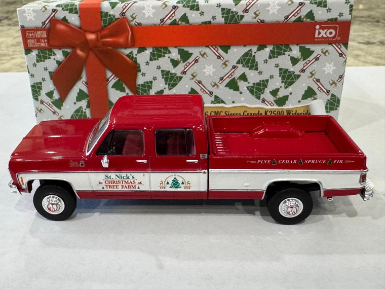 IXO Christmas GMC