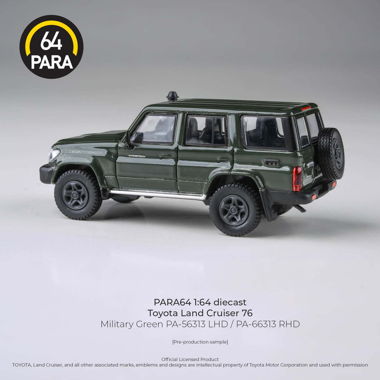 Inner Case of 12 Para64 2014 Toyota Landcruiser LC76 Military Green LHD 1/64