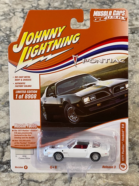 Johnny Lightning Cameo White 1977 Pontiac Firebird T/A 1/64 JLMC027 B