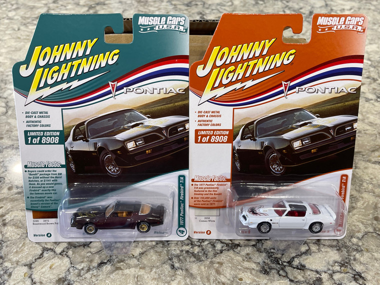 Johnny Lightning 1977 Pontiac Firebird T/A 1/64 set of 2 White and Brown JLMC027