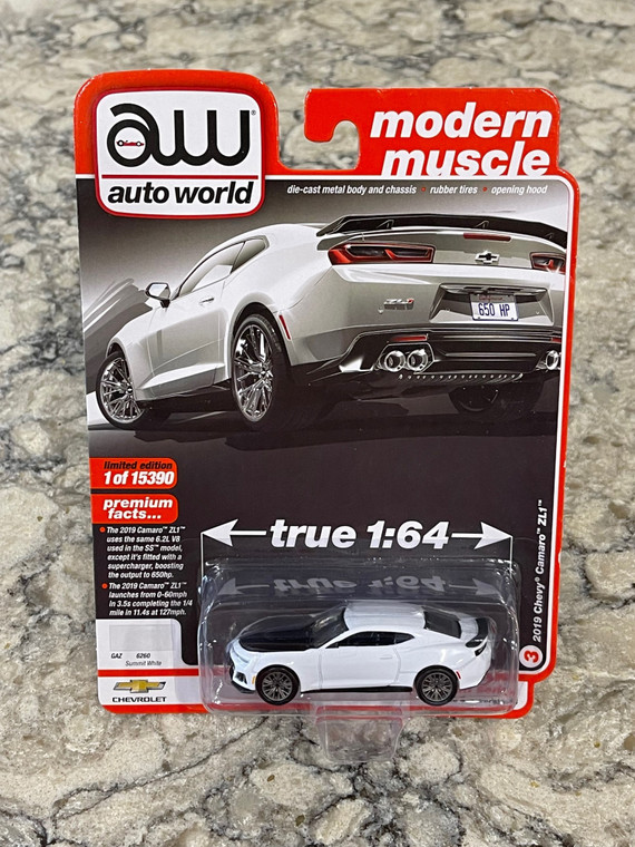 Auto World 2019 Chevy Camaro ZL1 Summit White 1/64 AW64332