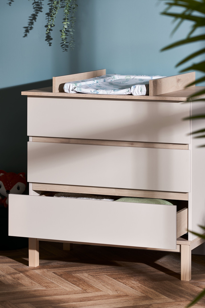 Astrid Changing Unit Satin Carriages