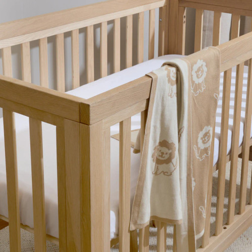 Clair De Lune Reversible Lion Knitted Blanket