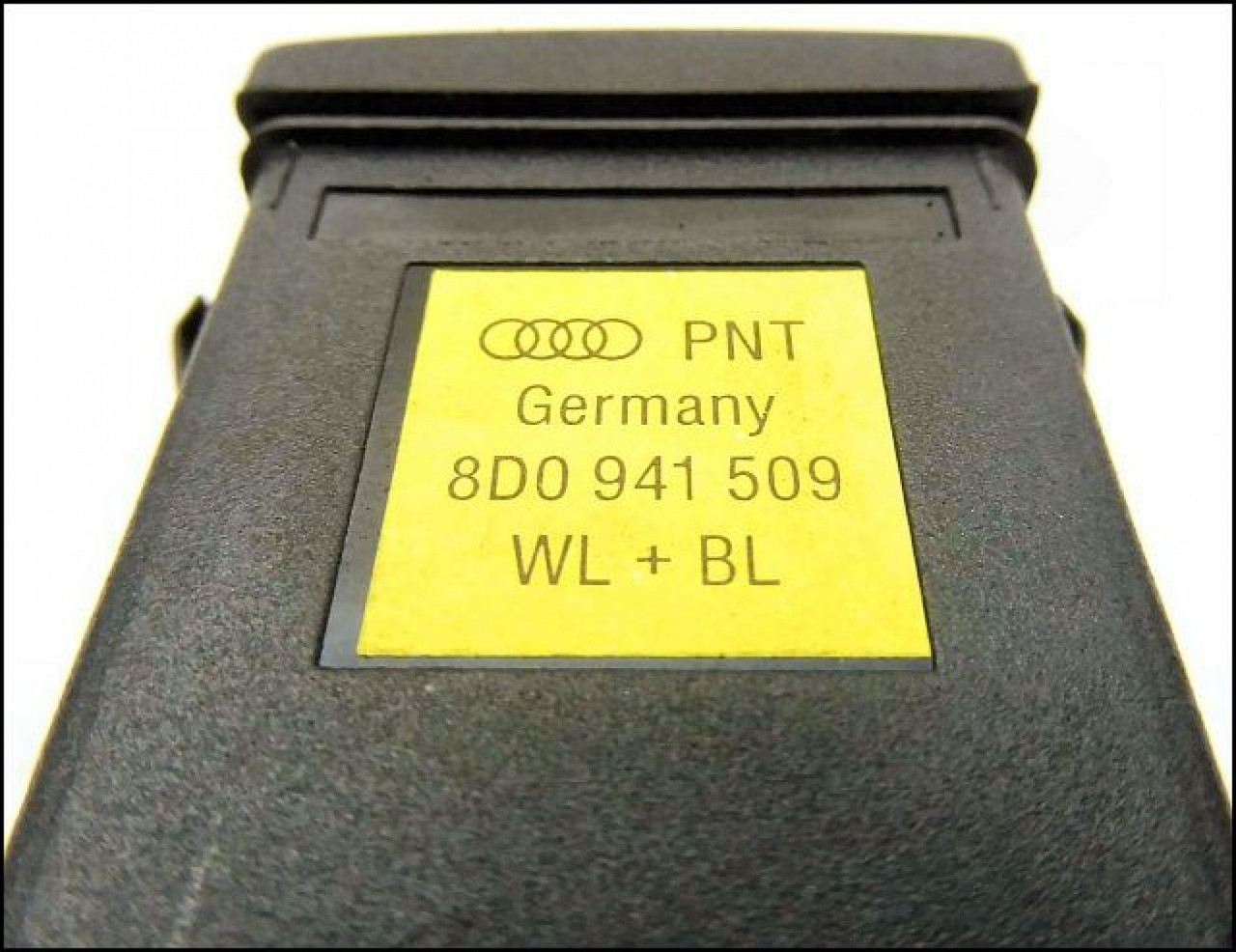 AUDI A4 S4 B5 DASHBOARD HAZARD EMERGENCY WARNING RELAY SWITCH