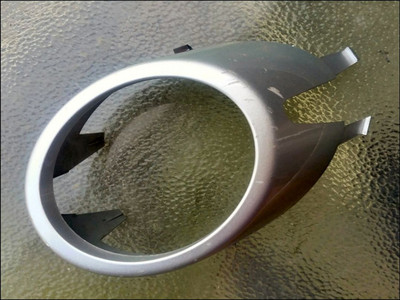 AUDI A4 8E B7 FOGLIGHT TRIM RIGHT RH RHS DRIVER SIDE FRONT 8E0807820 GENUINE OEM LY7W LIGHT SILVER 2005 2006 2007 2008