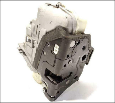 AUDI Q7 VW VOLKSWAGEN PASSAT TIGUAN GENUINE RH RHS RIGHT SIDE FRONT DOOR LOCK USED 3C2837016A