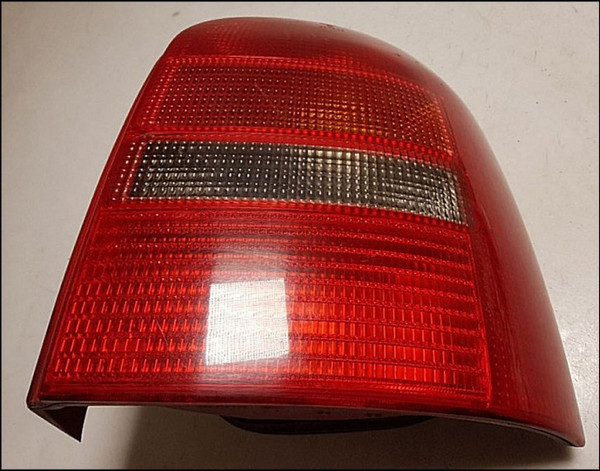 8D9945112 8D9945096 8D9945096A 8D9945096C AUDI A4 AVANT B5 GENUINE OEM USED REAR LIGHT RH RHS DRIVER SIDE PRE-FACELIFT