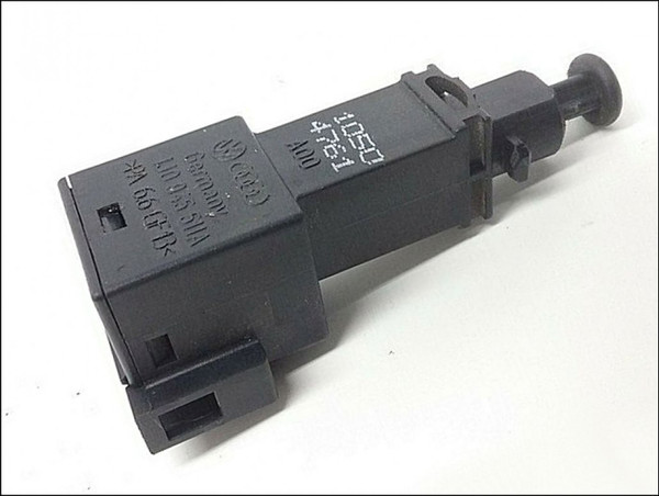 VW VOLKSWAGEN AUDI PORSCHE CLUTCH BRAKE LIGHT BRAKELIGHT SWITCH OEM GENUINE USED BEETLE TRANSPORTER POLO GOLF TT 1J0945511A 1J0945515 8E0945515 8Z0945511 95561311031 95561311032 95561311033 4-PIN