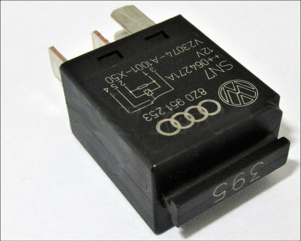 VW  VOLKSWAGEN AUDI GENUINE OEM 395 646 GENERAL PURPOSE RELAY 5-PIN 30A 8Z0951253 4H0951253C