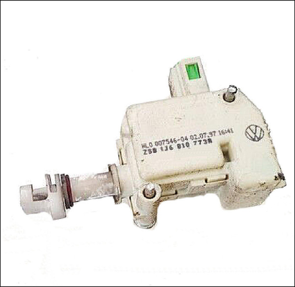 thumbnail interactive-video image 1 of Genuine BMW E87 Fuel Filler Flap Release Motor Actuator – 67116987633, 6987633, Used Grade A 1 of 2