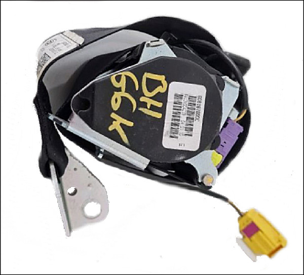 VW VOLKSWAGEN GOLF JETTA MK5 VARIANT WAGON REAR SEATBELT SAFETY BELT