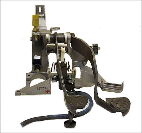 AUDI A4 S4 B5 8D CLUTCH FOOT BRAKE ACCELERATOR PEDAL BOX PEDALBOX PEDAL-BOX MANUAL RHD OEM OE GENUINE AEB 8D2721117B 8D2721316D 8D2721316H 8D2721139C 8D2721139B 8D2721401 8E2721401AA 8D2721506F 8D2721506C