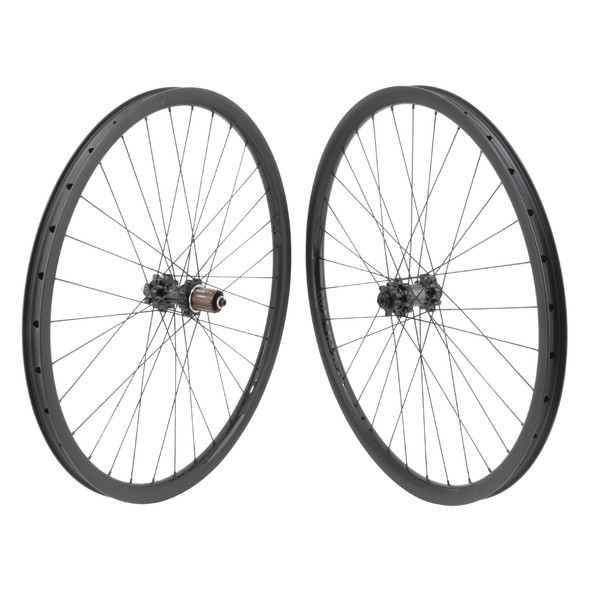 Wheel Master Wheel Pair 27.5 584X24 Or8 Bolt Carbon 26Mmtbls Disc Black 32 Or8 Mt1110 Elite 8-11Scas 6B Quick Release Sp Seal Black 135Mm Sapim Race 2.0/1.8 Black (No Skewer)