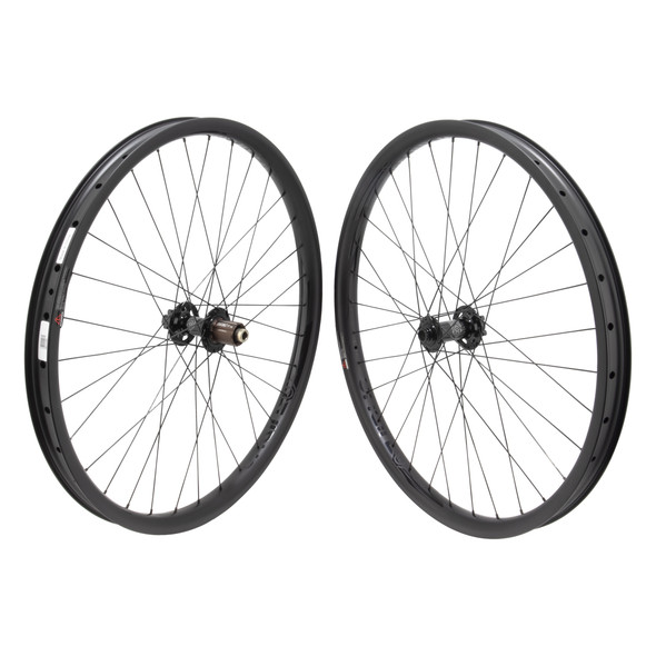 Wheel Master Wheel Pair 27.5 584X36 Or8 Bolt Carbon 25Mmtbls Disc Black 32 Or8 Mt1110 Elite 8-11Scas 6B 15Mm 12Mm Seal Black 110Mm 148Mm Dt Compound 2.0/1.8 Black