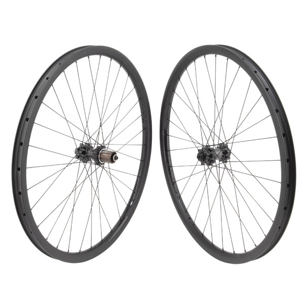 Wheel Master Wheel Pair 27.5 584X24 Or8 Bolt Carbon 26Mmtbls Disc Black 32 Or8 Mt1110 Elite 8-11Scas 6B Quick Release Sp Seal Black 135Mm Sapim Race 2.0/1.8 Black (No Skewer)