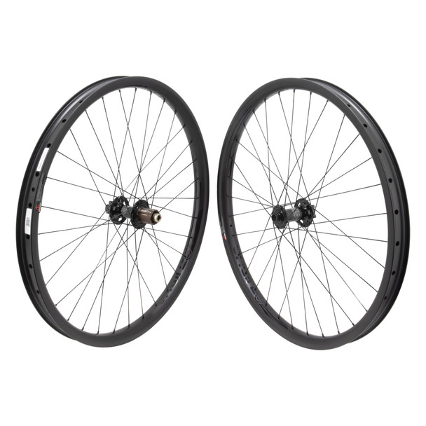 Wheel Master Wheel Pair 27.5 584X36 Or8 Bolt Carbon 25Mmtbls Disc Black 32 Or8 Mt1110 Elite 8-11Scas 6B 15Mm 12Mm Seal Black 110Mm 148Mm Dt Compound 2.0/1.8 Black