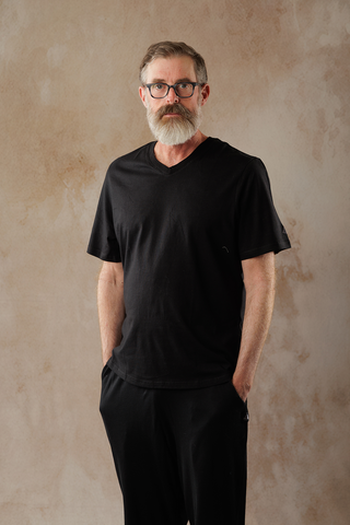 The Essential V - Black2