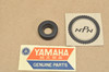 NOS Yamaha DT175 DT2 DT250 DT3 DT360 MX250 MX360 RD200 RD250 Seal 93101-10002