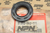 NOS Honda ATC250 R CR250 R TRX250 R Right Crank Case Oil Seal 91202-HA2-771