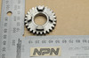 NOS Honda CB100 CB125 S CL100 CL125 SL100 Main Shaft Top Gear 26T 23501-107-000