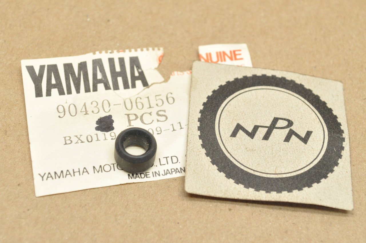 NOS Yamaha SR250 SRX250 TT250 TT350 XT250 XT350 Oil Pump Gasket 90430-06156