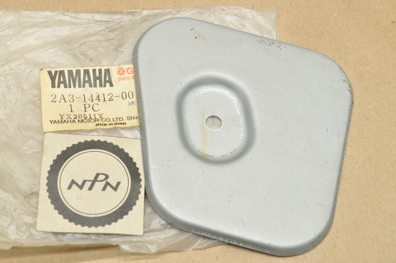 NOS Yamaha DT80 GT1 GT80 GTMX MX80 YZ80 Air Cleaner Case Cap 2A3-14412-00