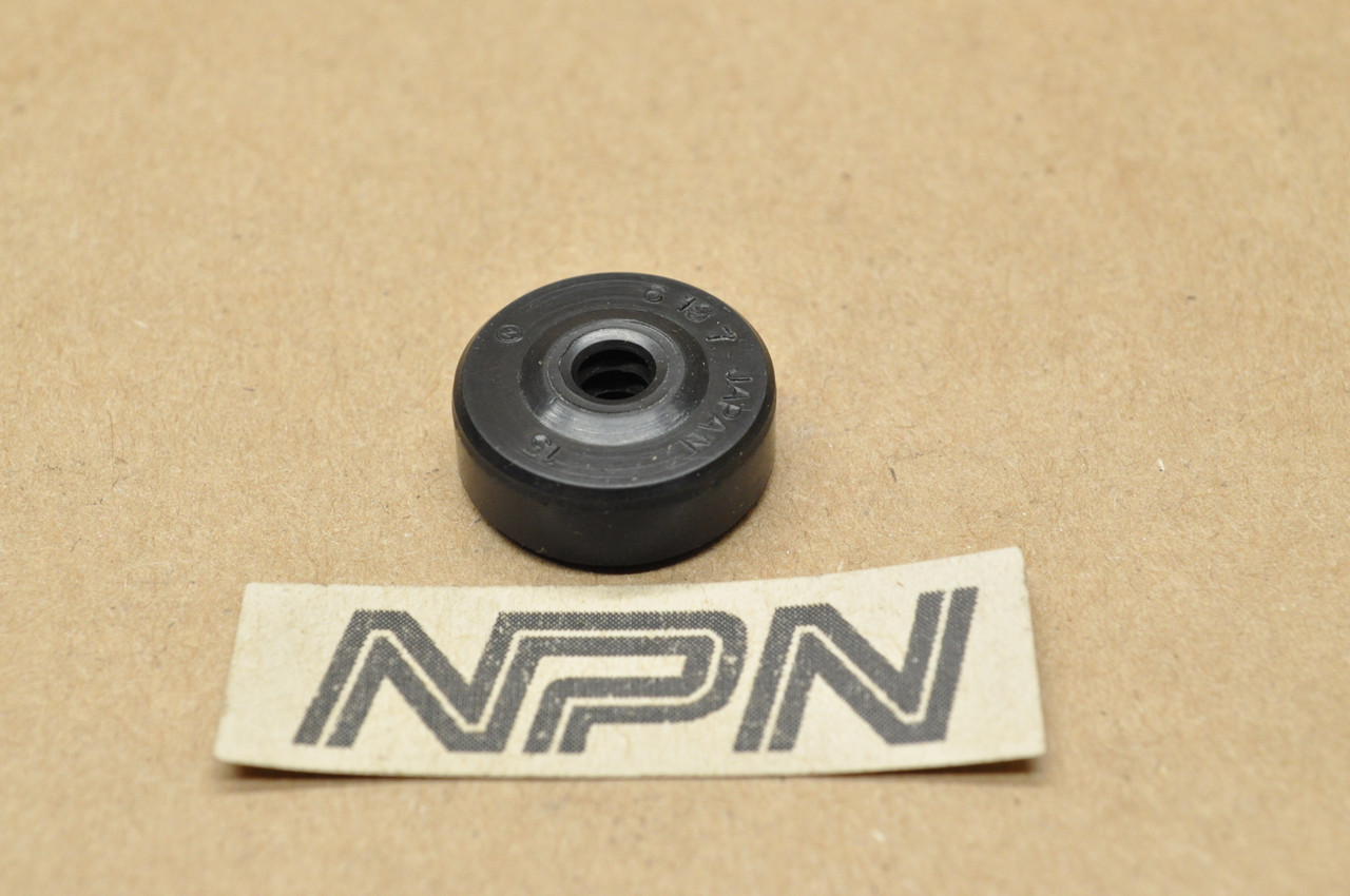 NOS Suzuki RV125 T125 TC125 TC185 TS125 TS185 Oil Seal 6x19x7 09285-06006