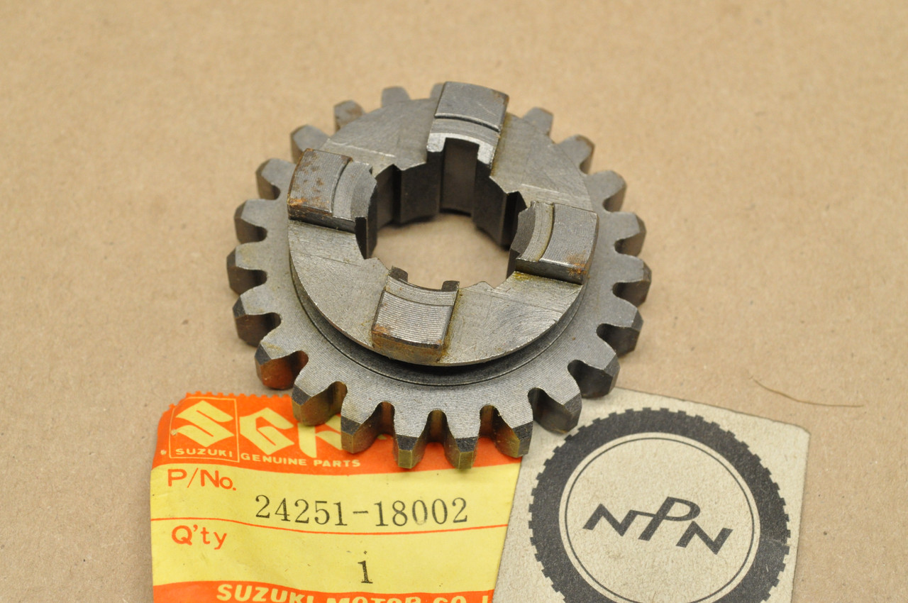 NOS Suzuki GT250 GT380 T250 T350 Fifth 5th Drive Gear 24251-18002
