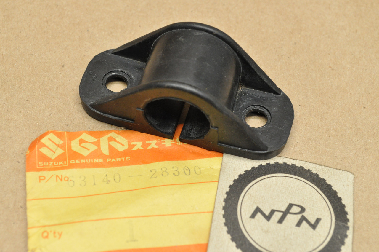 NOS Suzuki TM100 TM125 TM250 TM400 Rear Fender Brace Mount Bushing 63140-28300