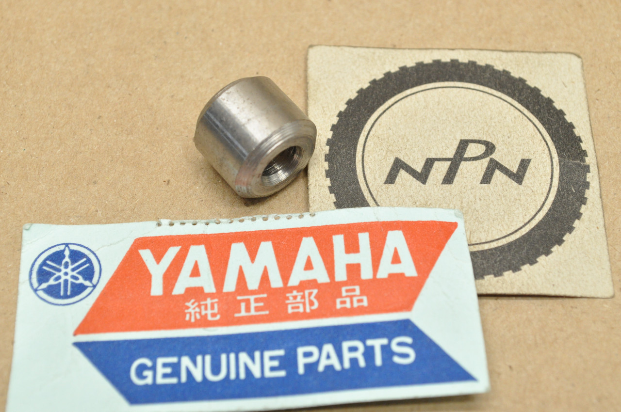 NOS Yamaha 1969-70 L5T Counter Axle Shifter Rod Collar 90387-06017