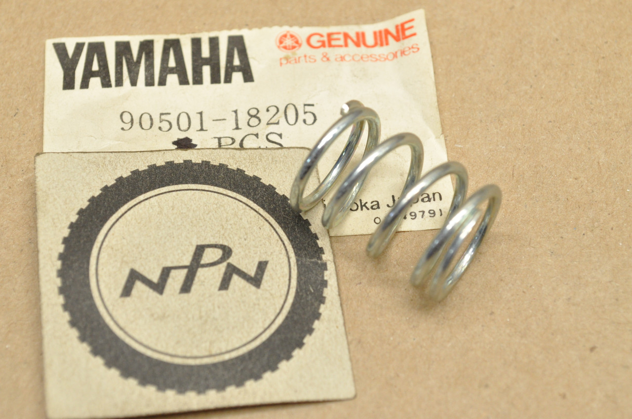 NOS Yamaha TX650 XS650 Side Cover Knob Compression Spring 90501-18205