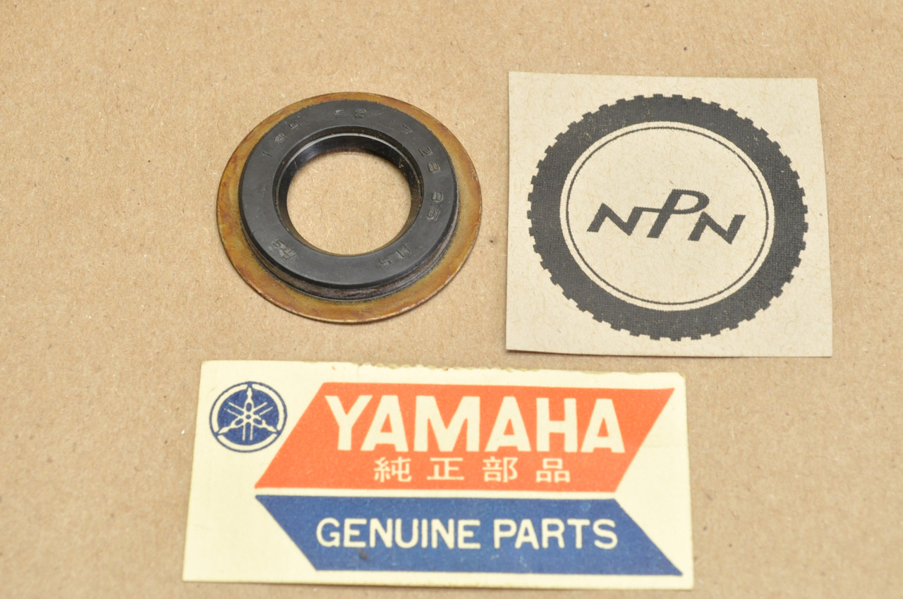NOS Yamaha BW350 SR250 SRX250 TT250 TT350 XT250 XT350 XT600 Oil Seal