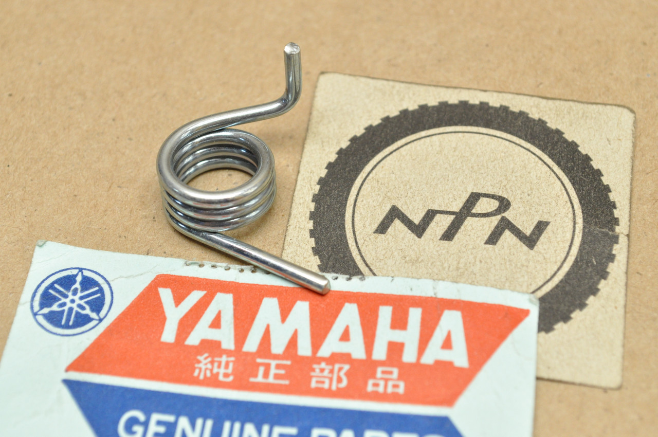 NOS Yamaha SR250 XJ650 XS400 XS850 Seat Lever Torsion Spring 90508-20412