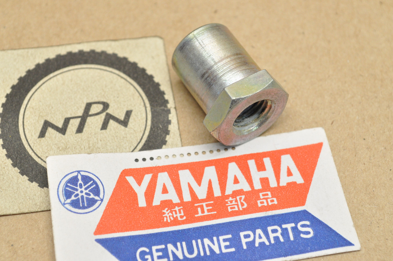 NOS Yamaha DS7 R3 R5 RD250 RD350 RD400 TX650 XS650 YL1 YR1 YR2 Nut