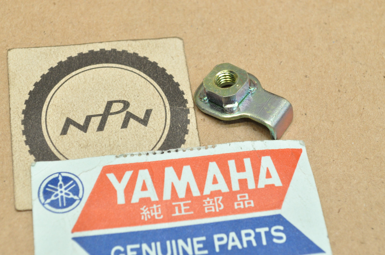 NOS Yamaha 1986-88 FZ600 Fairing Cowling Mount Nut 90180-05008