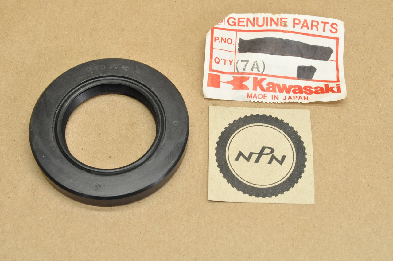NOS Kawasaki 1980-83 KZ550 1978-80 KZ650 Rear Wheel Hub Oil Seal #38629 92050-076