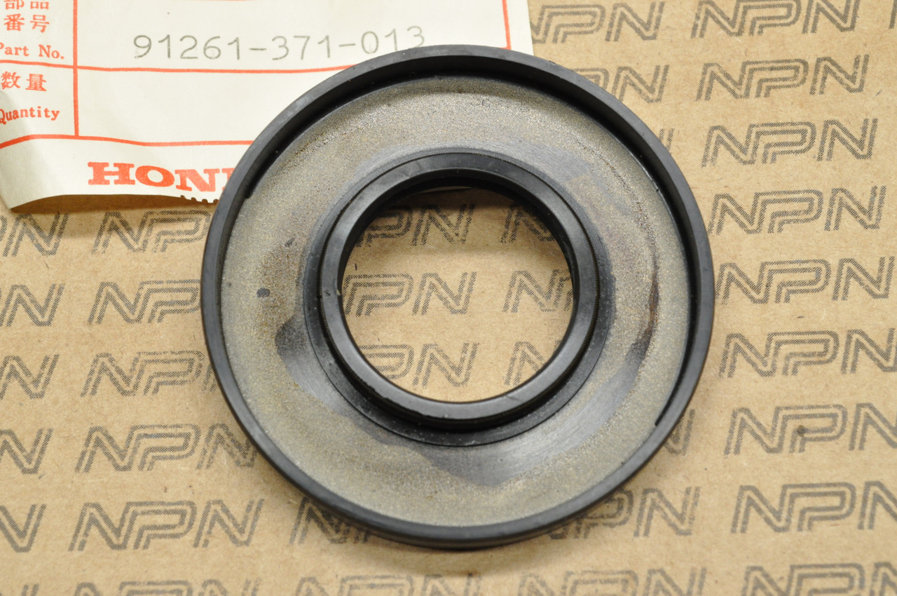 NOS Honda GL1000 GL1000LTD Gold Wing Final Drive Gear Oil Seal 91261-371-013
