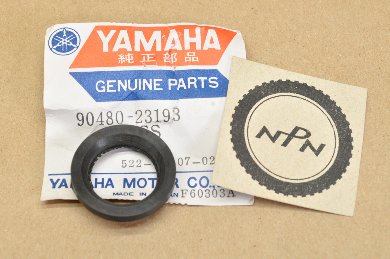 NOS Yamaha FJ600 FZ600 FZR400 FZR600 XJ700 XJ750 XJ900 YX600 Grommet 90480-23193