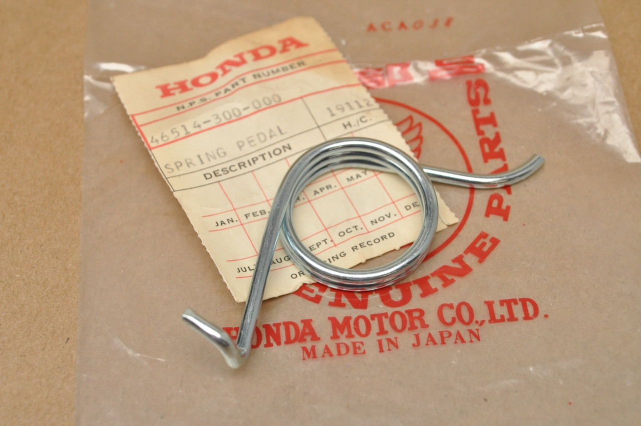 NOS Honda CB750 K0-1976 Brake Pedal Spring 46514-300-000