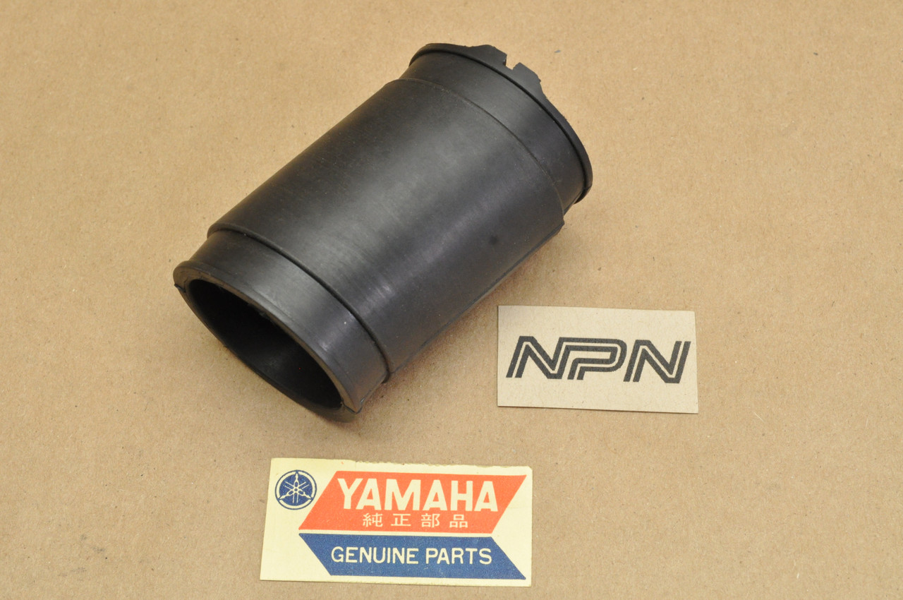 NOS Yamaha 1976-77 RD400 Air Filter Cleaner Intake Boot Joint #1 1A0-14453-01