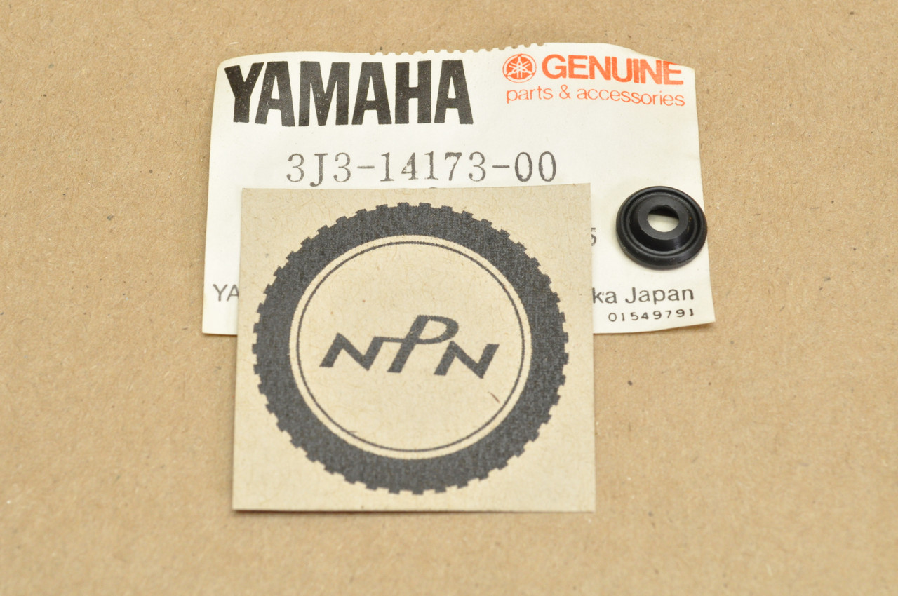 NOS Yamaha 1980-81 XS850 Carburetor Plunger Cap Cover 3J3-14173-00