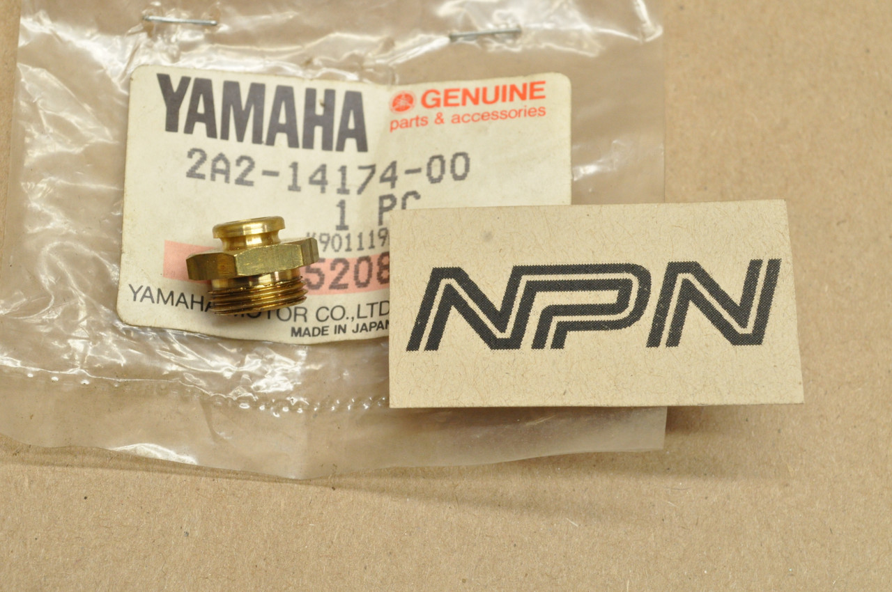 NOS Yamaha XS1100 XS400 XS500 XS750 Carburetor Plunger Cap 2A2-14174-00