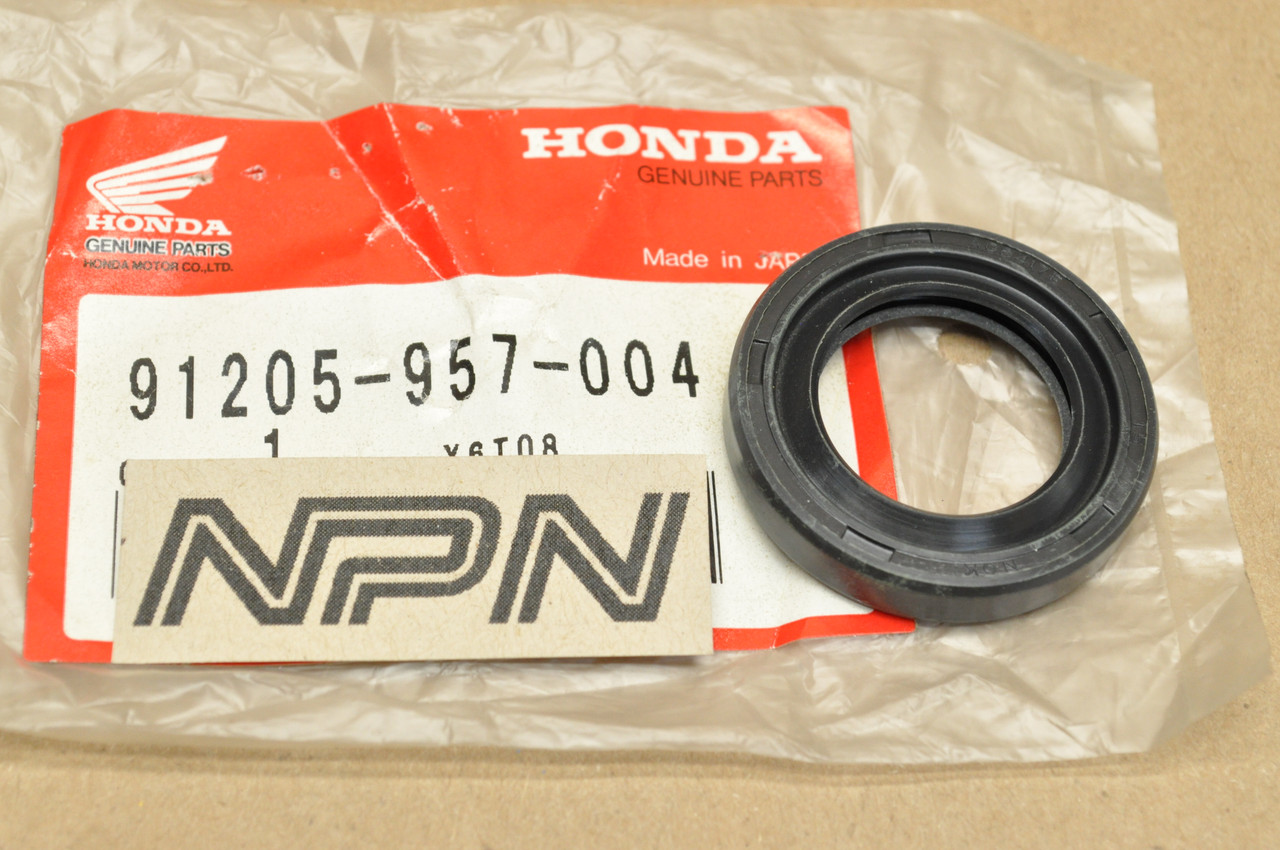 NOS Honda ATC70 CR80 R TRX70 Wheel Hub Oil Seal 91205-957-004