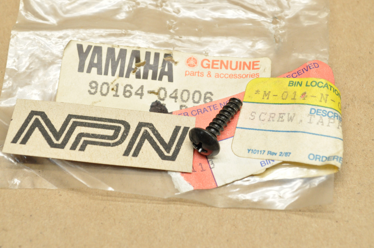 NOS Yamaha FJ600 RZ350 XJ750 XJ900 XS400 XVZ12 XVZ13 XZ550 Tapping Screw 90164-04006