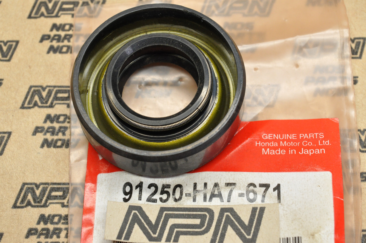 NOS Honda 1986-87 TRX350 1987-89 TRX350 D Fourtrax Dust Seal 91250-HA7-671