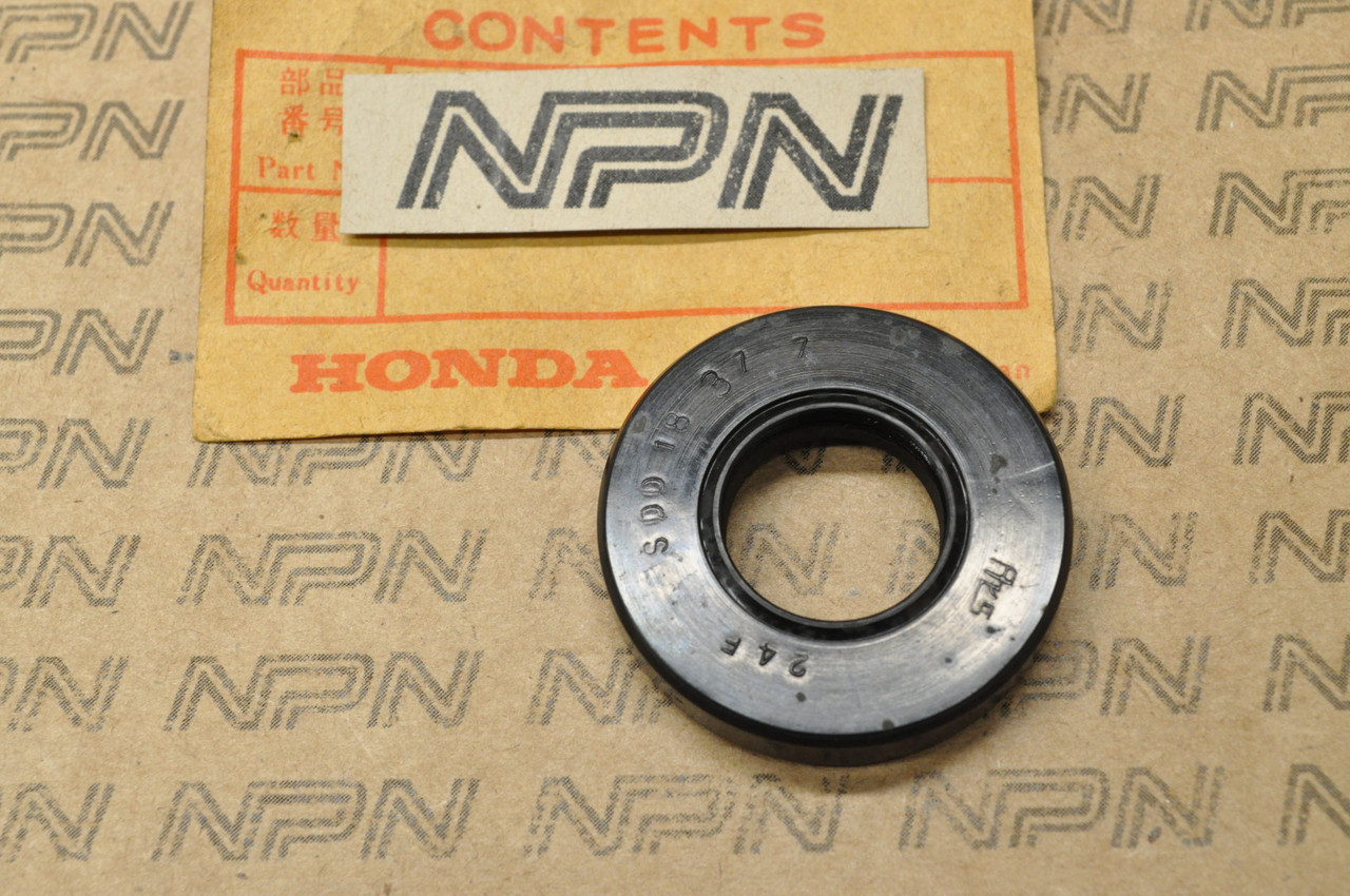 NOS Honda C100 C102 C110 C200 CL90 CT200 CT90 S65 S90 Oil Seal 91254-001-000