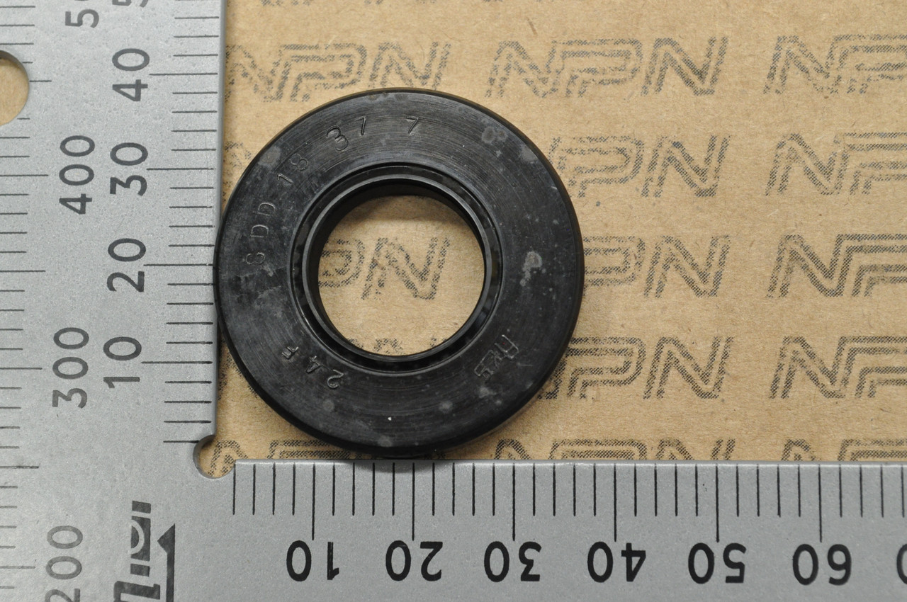 NOS Honda C100 C102 C110 C200 CL90 CT200 CT90 S65 S90 Oil Seal 91254-001-000