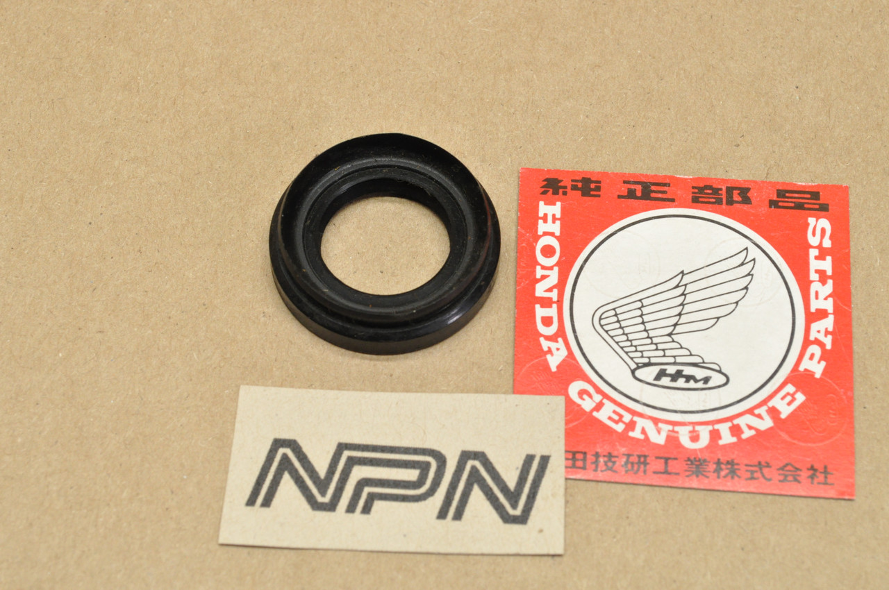 NOS Honda C100 CA100 C110 CA110 Front Wheel Oil Seal 91252-001-000