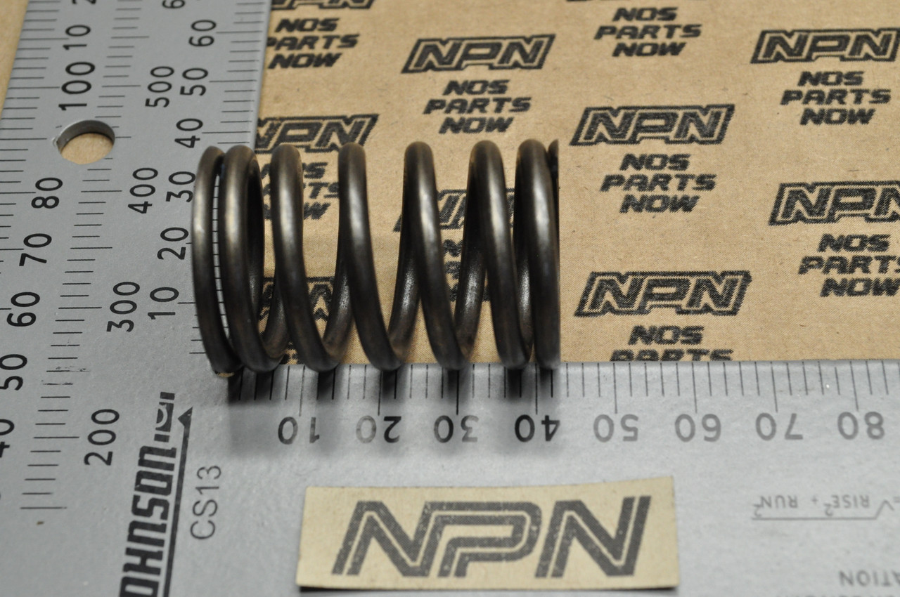 NOS Honda CA72 CA77 Outer Valve Spring 14751-259-010