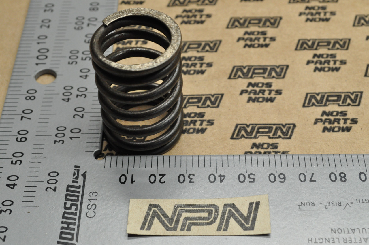 NOS Honda CA72 CA77 Outer Valve Spring 14751-259-010
